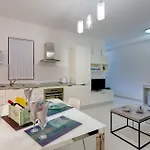 Modern In The Location, Perfect For Families