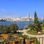 Modern In The Location, Perfect For Families