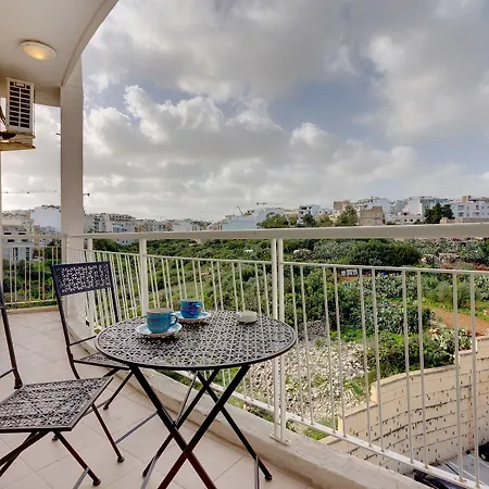 Modern In The Location, Perfect For Families 斯利马