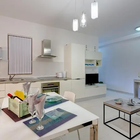 Modern In The Location, Perfect For Families Sliema