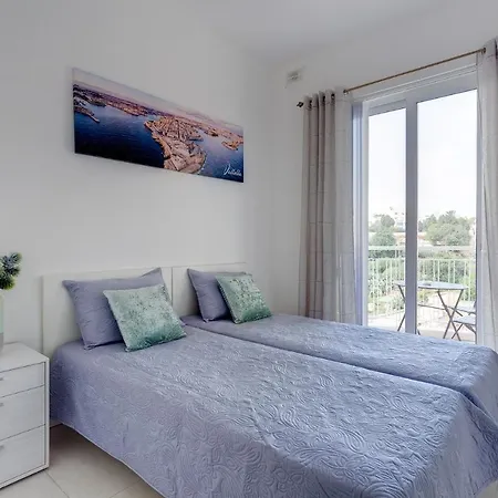 Modern In The Location, Perfect For Families Appartement Sliema